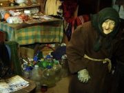 Stařenka (86 let) žila jen se svými psy na samotném konci vesnice. Jednoho dne dostala zvláštní dopis..