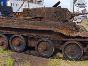 Archeologové objevili v lese starý tank. Když ho odkryli, nevěřili svým očím!