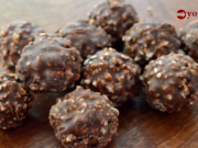 Domácí Fererro Rocher kuličky: Chutnají o mnoho lépe než kupované!