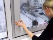 Když na jejich okno zaklepala vrána, nikdo nečekal, co se stane dál