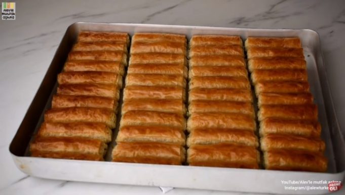 baklava-yufkasiyla-az-malzemeli-citir-borek-tarifi-728x410
