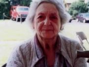 Vnučka pořídila obyčejnou fotografii své babičky. Po její smrti v tom uviděla děsivý detail