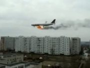 Toto je druhé narození! Video z tvrdého přistání Airbusu poblíž Moskvy, který přistál bez podvozku v kukuřičném poli
